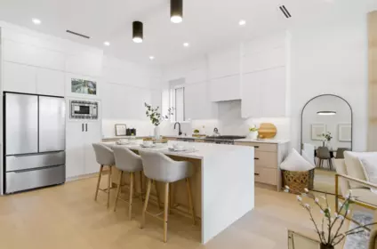 Kitchen Island Photo of 1 5406 Manor Street, Burnaby, BC