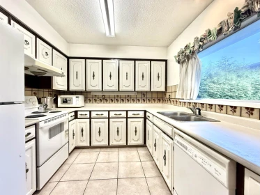 8060 Rideau Place, Richmond, BC, Richmond — Single Family Residence for sale