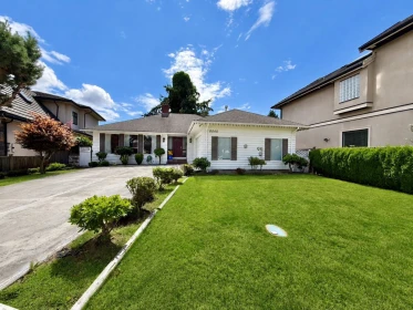 8060 Rideau Place, Richmond, BC, Richmond — Single Family Residence for sale