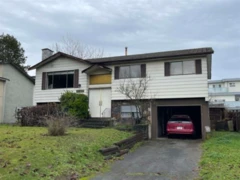 8868 Roslin Place, Surrey, BC