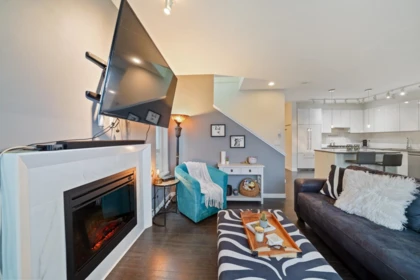 Kitchen Island Photo of 17 5510 Admiral Way, Delta, BC