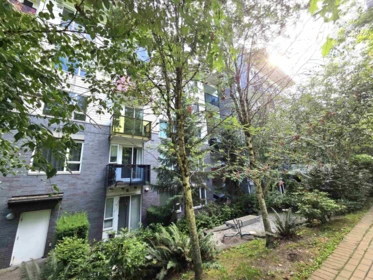 111 9250 University High Street, Burnaby, BC, Burnaby — Apartment/Condo for sale