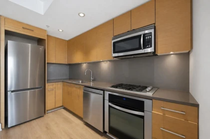 505 15152 Russell Avenue, White Rock, BC, White Rock — Apartment/Condo for sale