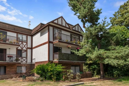 204 131 W 4th Street, North Vancouver, BC, North Vancouver — Apartment/Condo for sale