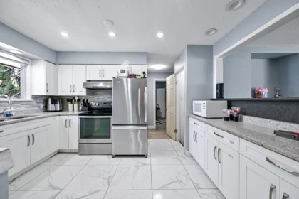 Primary Bedroom Photo of 33465 Hawthorne Avenue, Abbotsford, BC