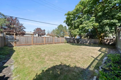 Front Yard Photo of 6731 Camsell Crescent, Richmond, BC