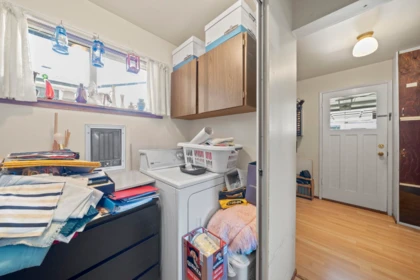 Guest Bathroom Photo of 6731 Camsell Crescent, Richmond, BC
