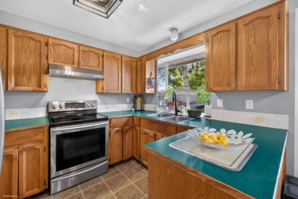 Breakfast Nook Photo of 14950 86a Avenue, Surrey, BC