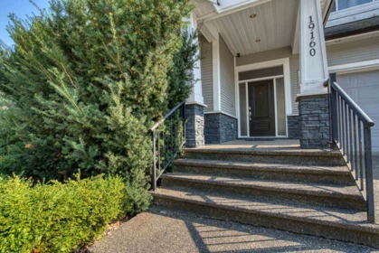 19160 69 Avenue, Surrey, BC, Surrey — Single Family Residence for sale