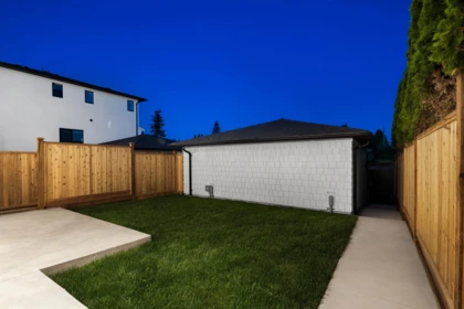 Front Yard Photo of 4 6682 Napier Street, Burnaby, BC