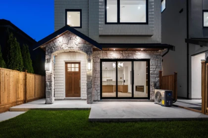 Outdoor Deck Photo of 4 6682 Napier Street, Burnaby, BC
