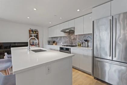 TH112 3565 Sawmill Crescent, Vancouver, BC, Vancouver — Townhouse for sale