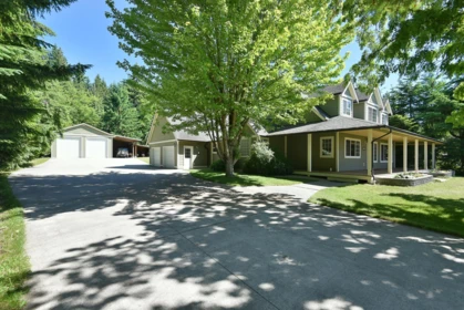1000 Cemetery Road, Gibsons, BC, Gibsons — Single Family Residence for sale