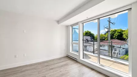 Walk-In Closet Photo of 308 630 E Broadway, Vancouver, BC