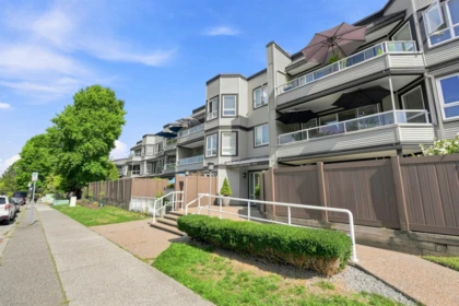 Hot Tub / Spa Photo of 203 1840 E Southmere Crescent, Surrey, BC