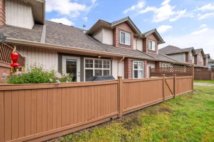 Hallway Photo of 70 6887 Sheffield Way, Chilliwack, BC