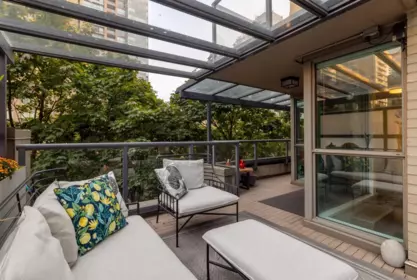 Breakfast Nook Photo of 406 928 Richards Street, Vancouver, BC