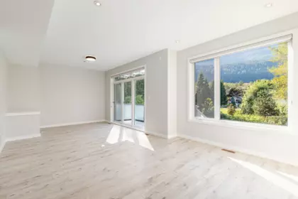 Kitchen Island Photo of 5 41488 Brennan Road, Squamish, BC