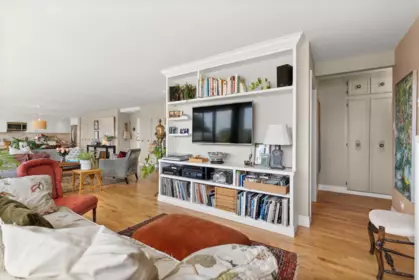 Basement Recreation Room Photo of 825 1445 Marpole Avenue, Vancouver, BC
