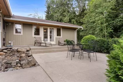 Front Yard Photo of 5471 Huston Road, Chilliwack, BC