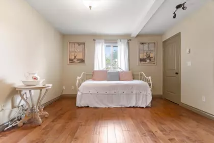 Hallway Photo of 5471 Huston Road, Chilliwack, BC