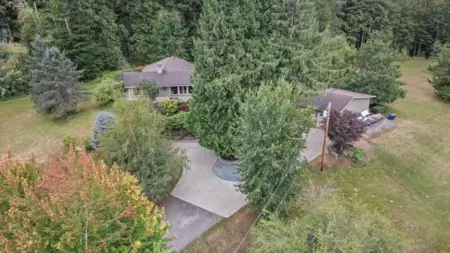 Kitchen Photo of 5471 Huston Road, Chilliwack, BC