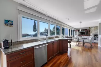 Breakfast Nook Photo of 13242 14a Avenue, Surrey, BC