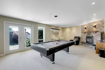 Entry Foyer Photo of 13242 14a Avenue, Surrey, BC