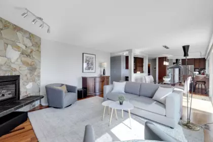 Family Room Photo of 13242 14a Avenue, Surrey, BC