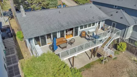 Garden / Landscaping Photo of 13242 14a Avenue, Surrey, BC