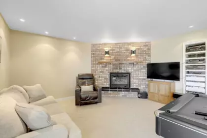 Hallway Photo of 13242 14a Avenue, Surrey, BC
