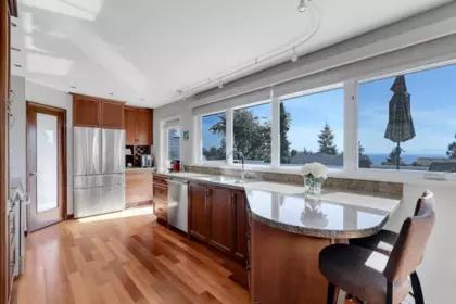 Kitchen Photo of 13242 14a Avenue, Surrey, BC