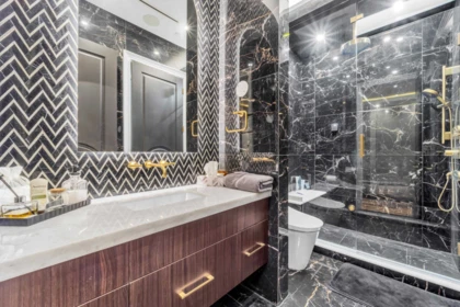 Entry Foyer Photo of 1443 W 57th Avenue, Vancouver, BC