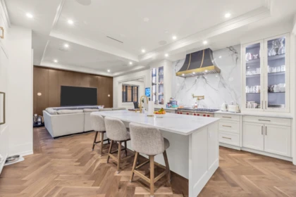 Kitchen Island Photo of 1443 W 57th Avenue, Vancouver, BC