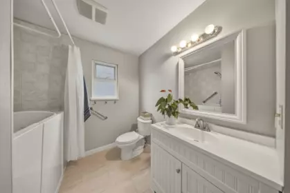 Hot Tub / Spa Photo of 4429 Pandora Street, Burnaby, BC