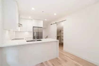 Kitchen Island Photo of 101 562 E 7th Avenue, Vancouver, BC