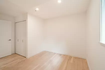 Laundry Room Photo of 101 562 E 7th Avenue, Vancouver, BC