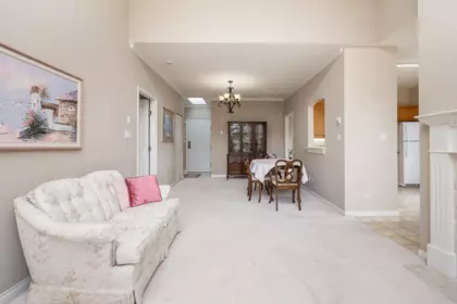 411 3098 Guildford Way, Coquitlam, BC, Coquitlam — Apartment/Condo for sale
