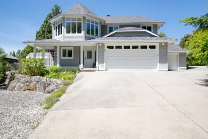 5469 Julmar Road, Sechelt, BC, Sechelt — Single Family Residence for sale