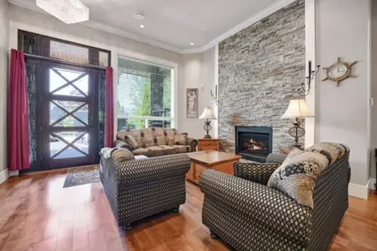 18894 53a Avenue, Surrey, BC, Surrey — Single Family Residence for sale
