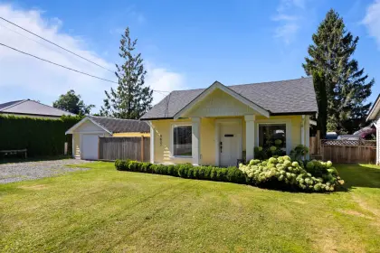 9827 Munro Avenue, Rosedale, BC, Rosedale — Single Family Residence for sale