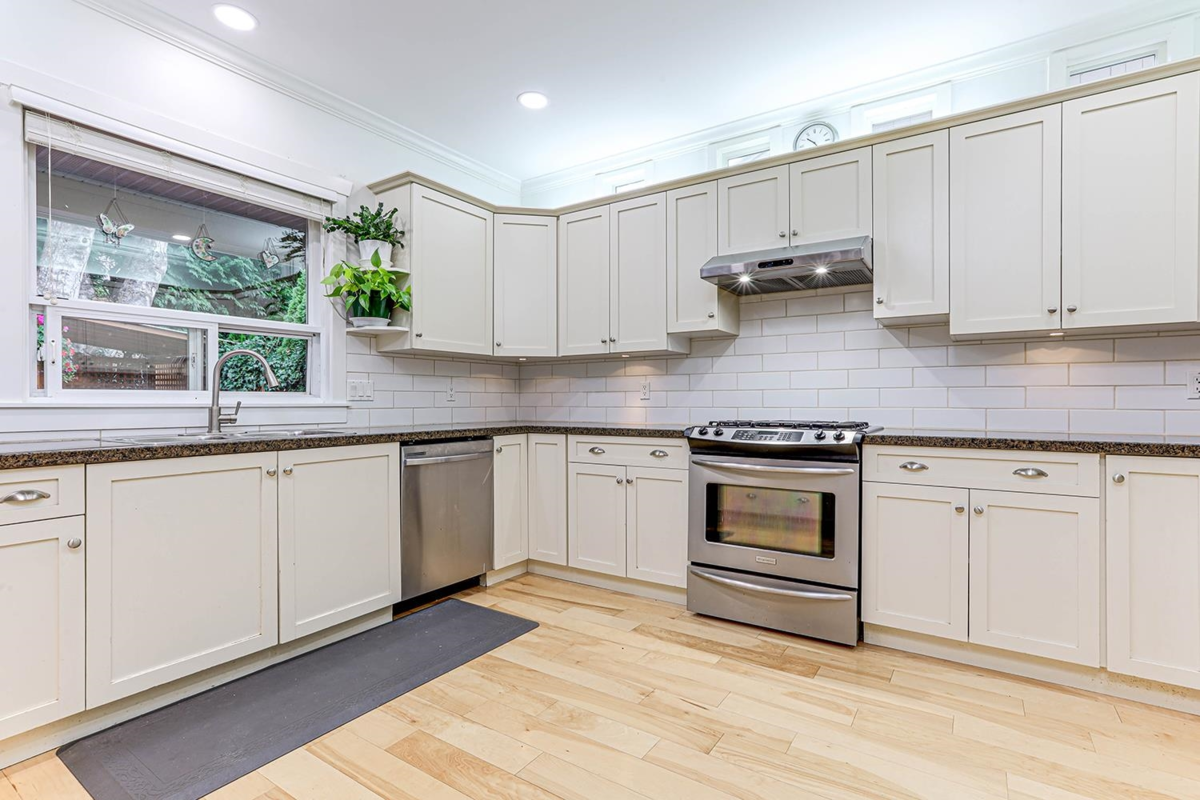 Primary Bathroom Photo of 5171 45 Avenue, Delta, BC