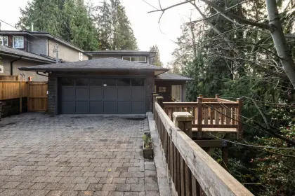 625 W 22nd Street, North Vancouver, BC, North vancouver — Single Family Residence for sale