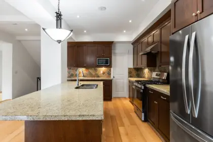625 W 22nd Street, North Vancouver, BC, North vancouver — Single Family Residence for sale