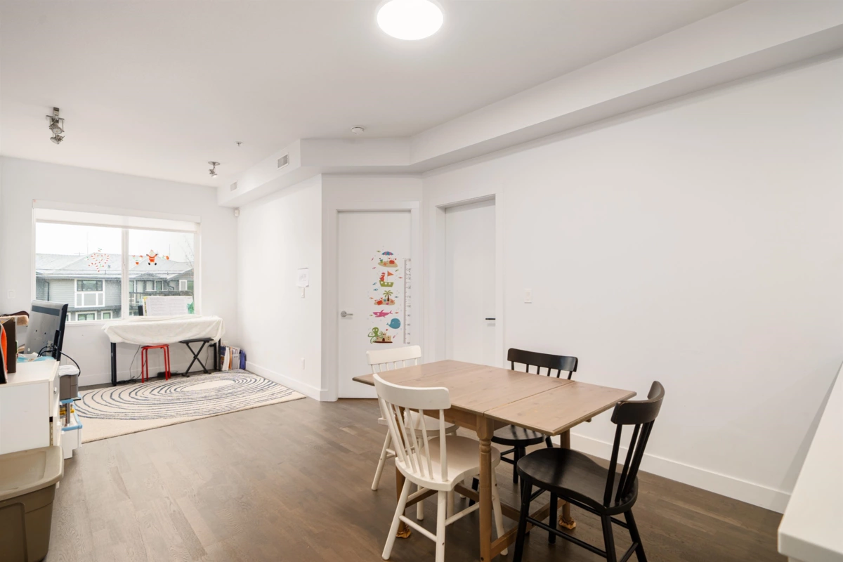 Kitchen Photo of 105 10011 River Drive, Richmond, BC