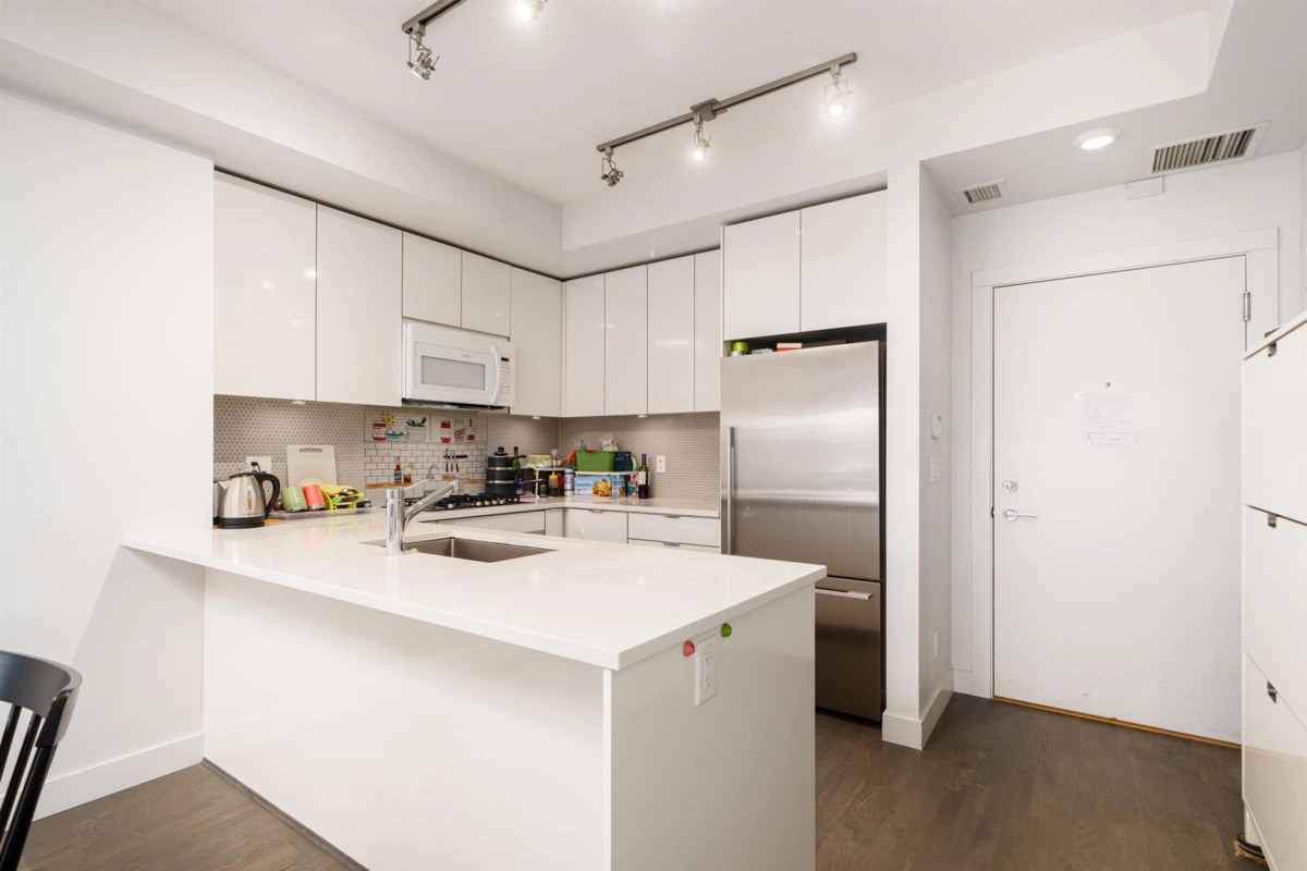 Primary Bathroom Photo of 105 10011 River Drive, Richmond, BC