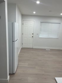 Entry Foyer Photo of 11539 96 Avenue, Surrey, BC