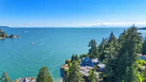 5812 Eagle Island, West Vancouver, BC