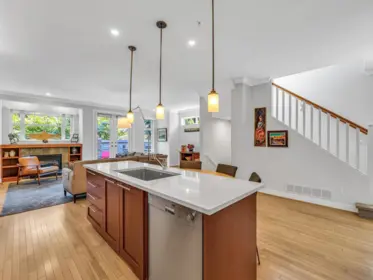 4658 Capilano Road, North Vancouver, BC, North vancouver — Townhouse for sale