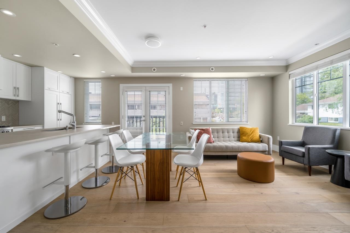 Dining Area Photo of 484 W 59th Avenue, Vancouver, BC